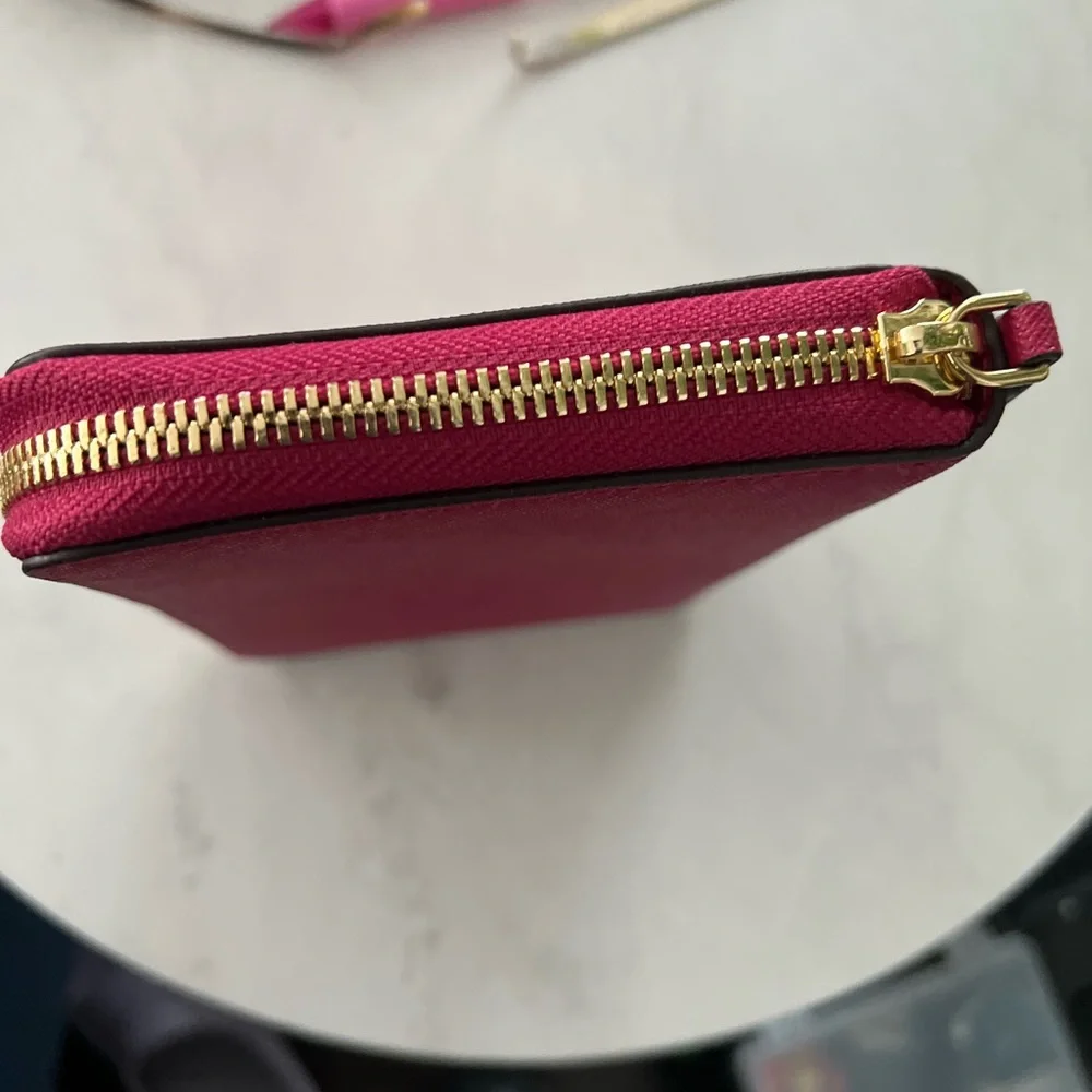Tumi Hot Pink Zip Wallet with Gold Logo - Picture 2 of 8